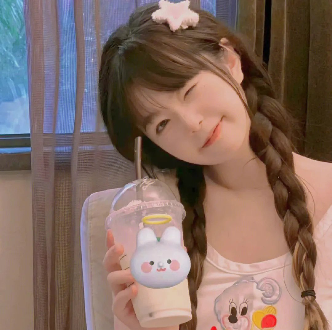 独自夜归的女孩